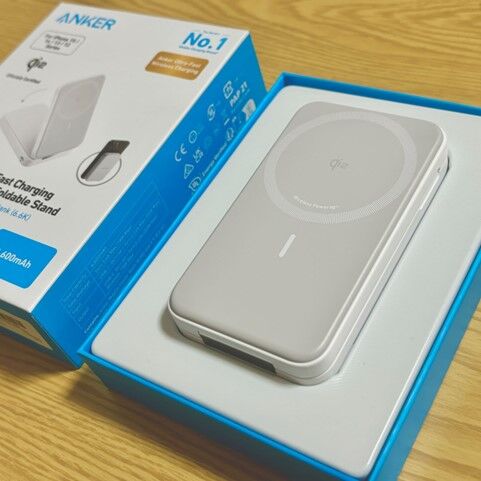 コンパクトモバイル充電器＆スマホスタンド「Anker MagGo Power Bank (6600mAh)」2WAYスタイルのiPhoneチャージャー