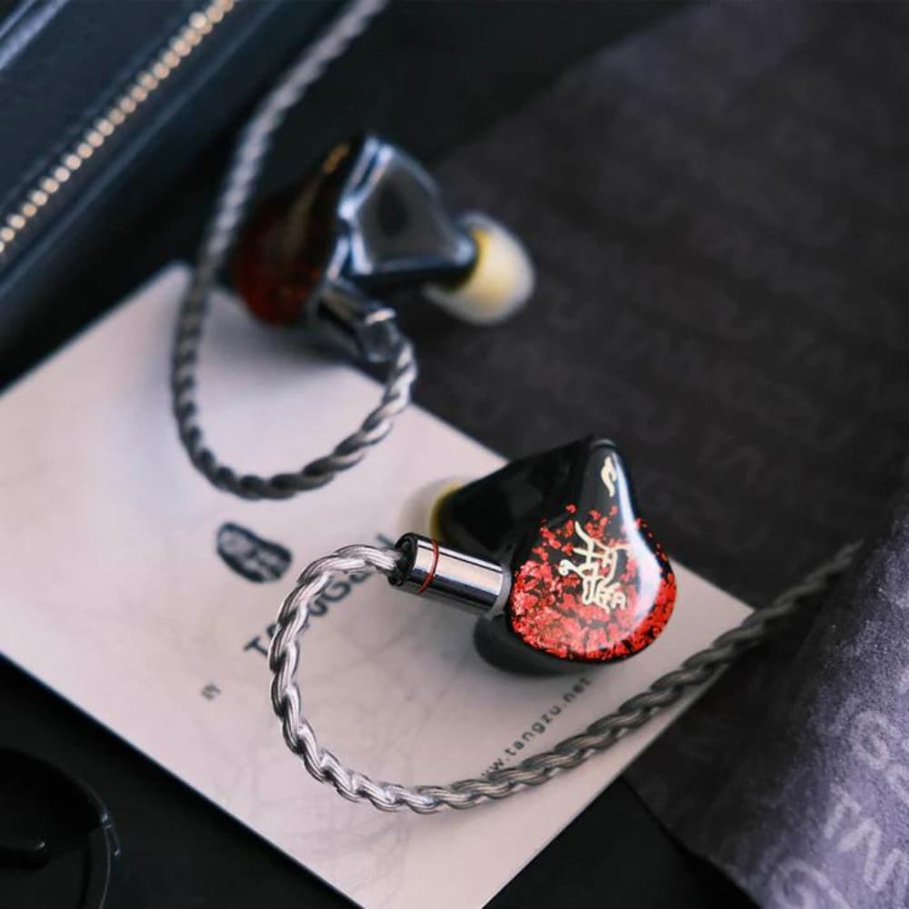 TANGZU NEZHA 哪吒 ハイブリッド 6BA+1EST ハイエンド HiFi IEM インイヤーモニターイヤホン 高純度8N品質 4芯銀メッキ単結晶銅OCC リケーブル可能 脱着式 0.78mm 2PIN Q-IAOクロスオーバーテクノロジー